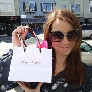 Meet your Posher, Lizzie